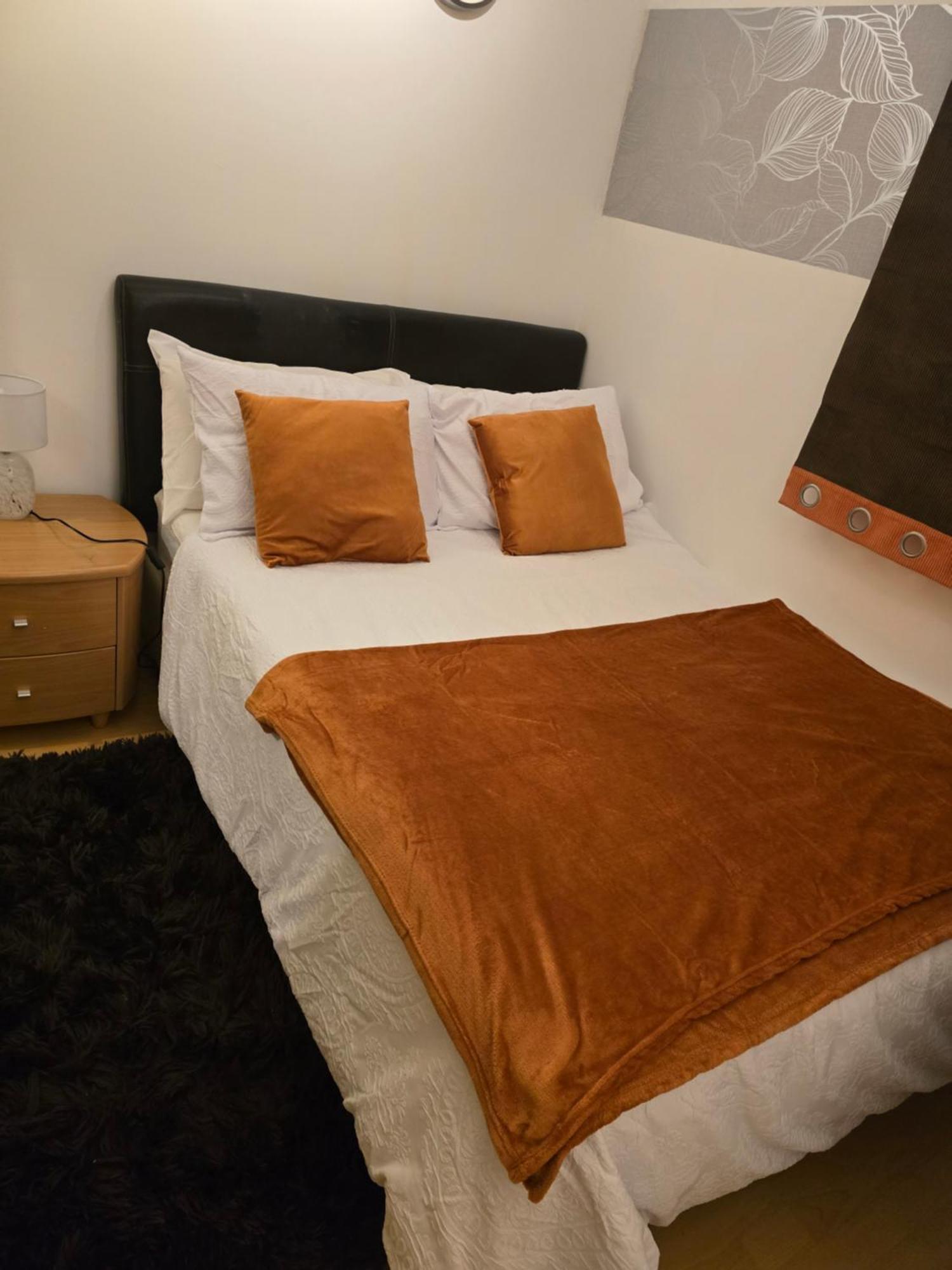 Room Away From Home Shinfield Exterior foto